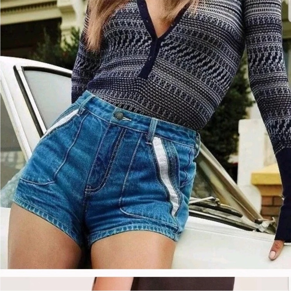 Free people 🌹🌹🌹Blue Denim Women's Shorts - Picture 3 of 14